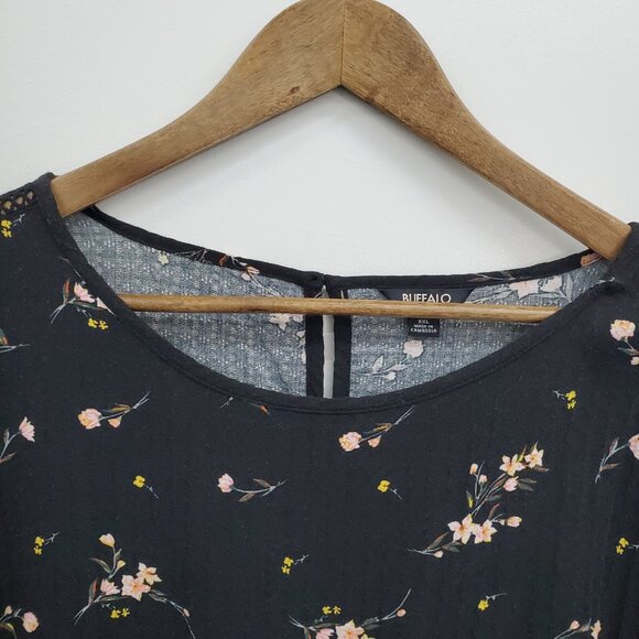Buffalo David Bitton Womens XXL Black Floral Tie Front Top Short Sleeve Boho - Picture 10 of 14